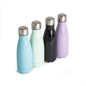 Conjunto de garrafas térmicas coloridas, incluindo azul claro, verde, preto e lilás. 12 opções de squeezes personalizadas para presentear